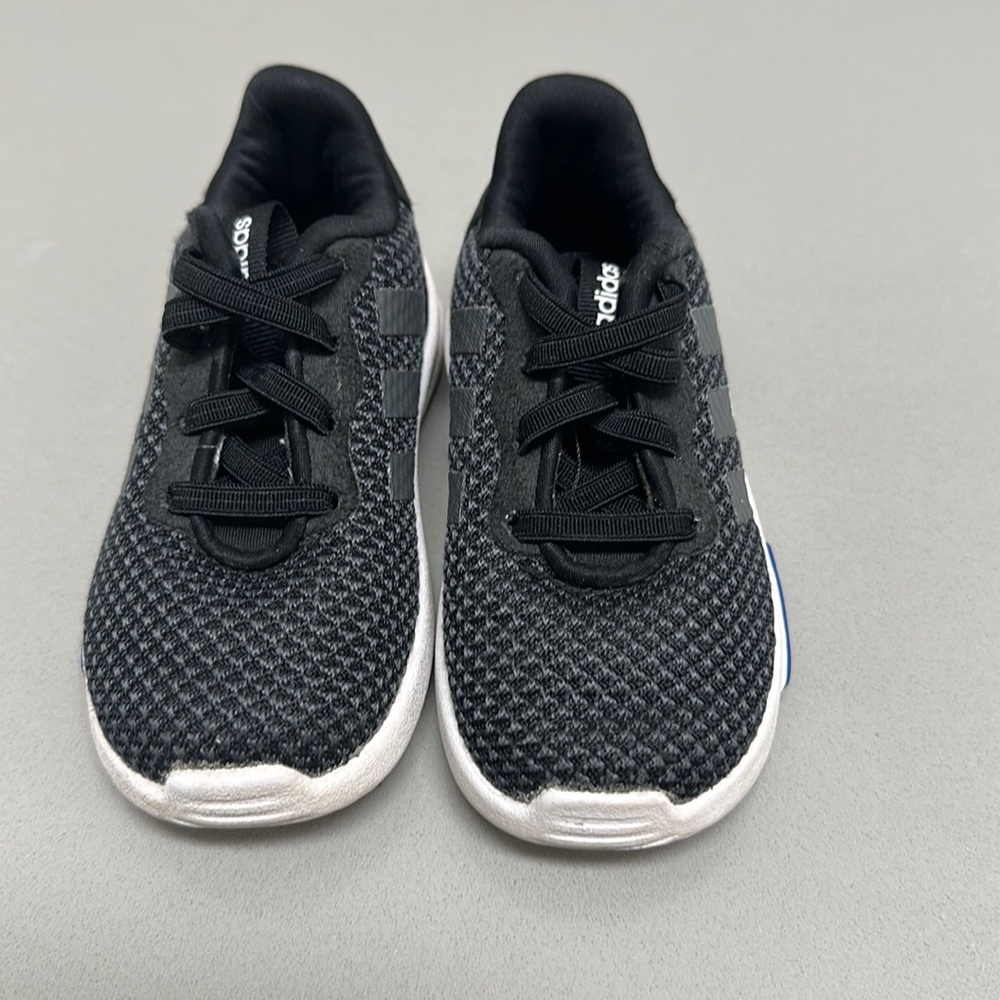 Toddler adidas size 6C